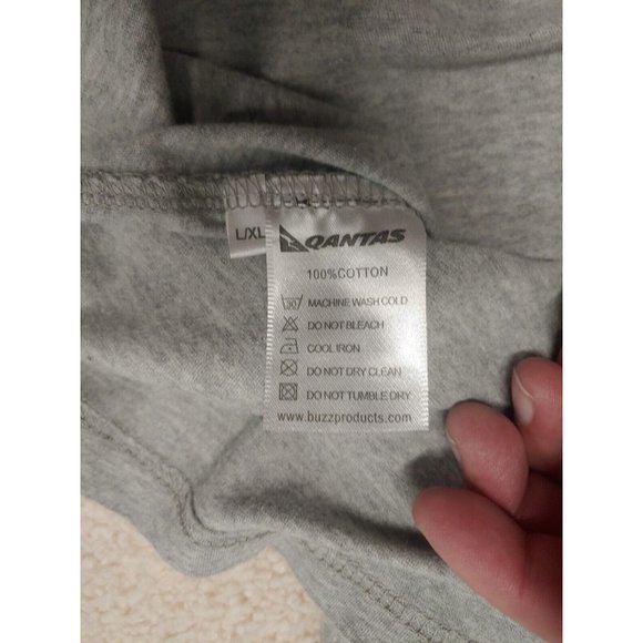 Peter Morrissey Qantas T Shirt Men L/XL Gray long Sleeve Casual kangaroo airline - Picture 8 of 11
